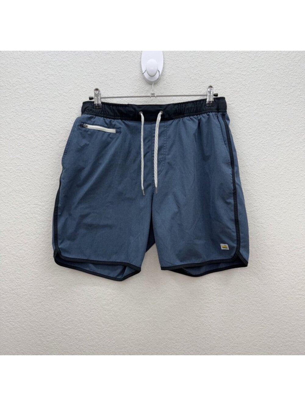 Vuori Banks Shorts Athletic Active Wear Light Weight Mens SEE MEASUREMENTS